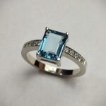 Kék Topázos gyémánt gyűrű