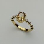 Sárga arany gyűrű Turmalinnal és gyémántokkal